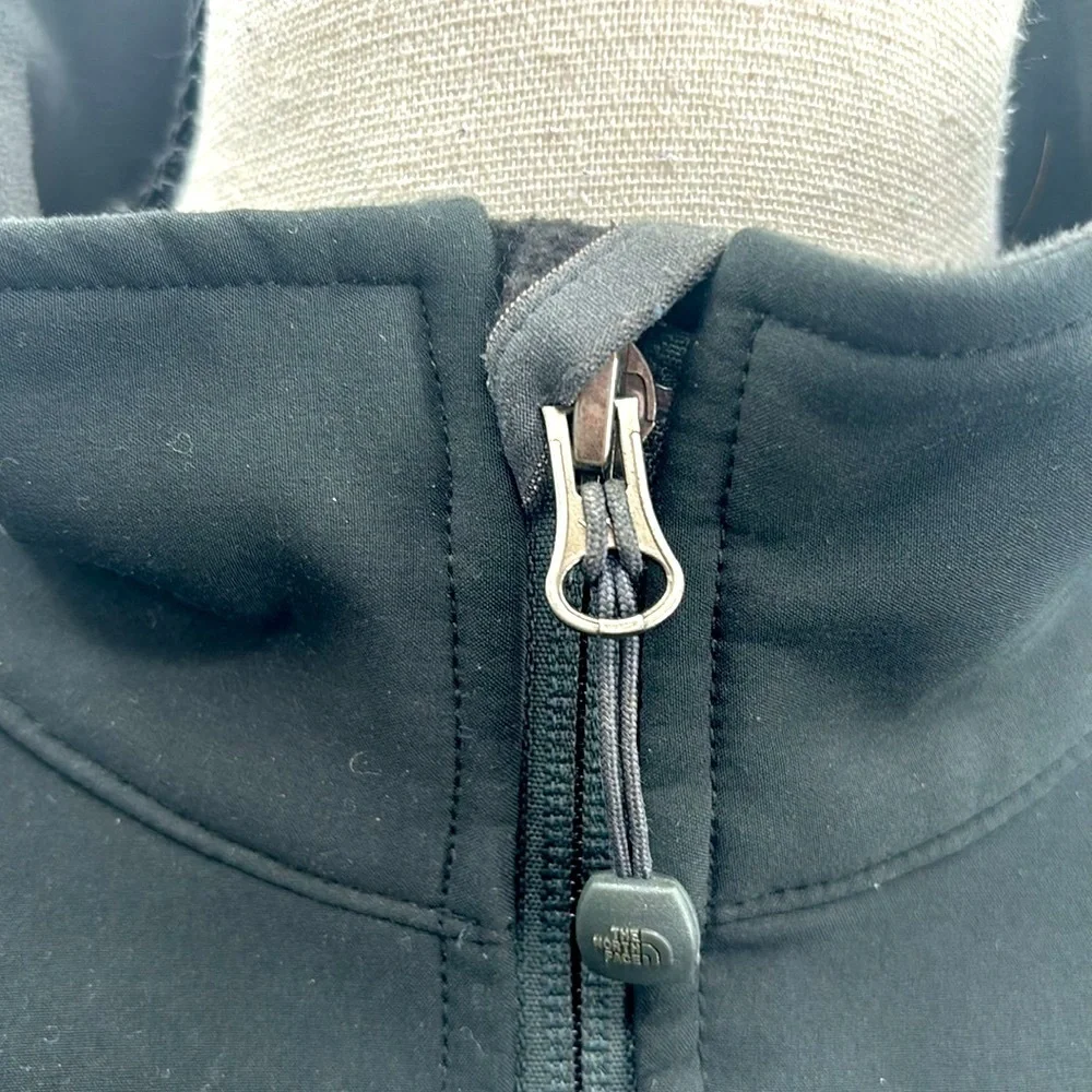 UEC The North Face black TFN APEX black jacket medium